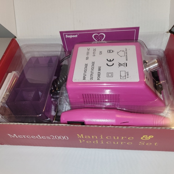 MERCEDES 2000 MANICURE & PEDICURE SET NEW - Picture 3 of 3
